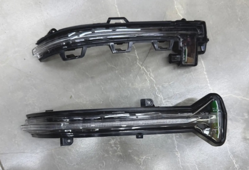 Поворотник боковинки от BMW G30/G05